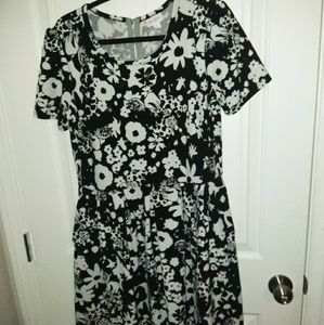 Lularoe cruella de ville Amelia 2XL